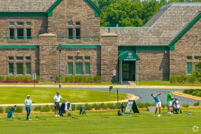 Trinity Gardens is located right next to the popular Edinburgh Golf Course.