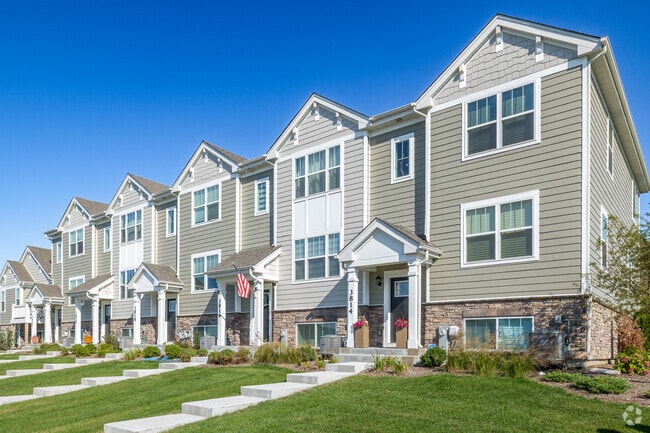 Families enjoy newly built townhomes located in Plato Center in Elgin.