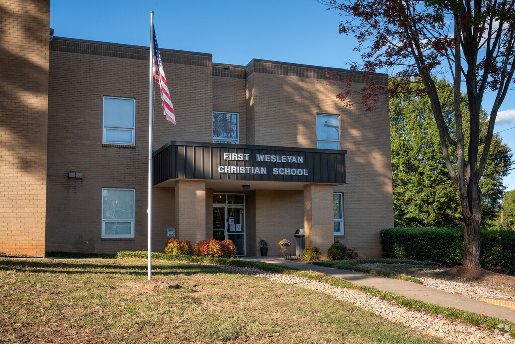 First Wesleyan Christian School provides education in the neighborhood of 
Gastonia.