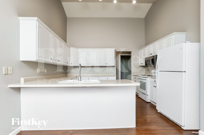 7482 Pierside Dr, O Fallon, MO 63368 - photo 6