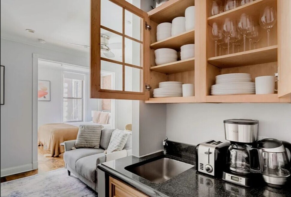 120 Christopher St unit 2, New York, NY 10014 - photo 1