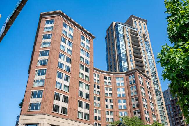 Housing in Harbor East consists of many apartment options.