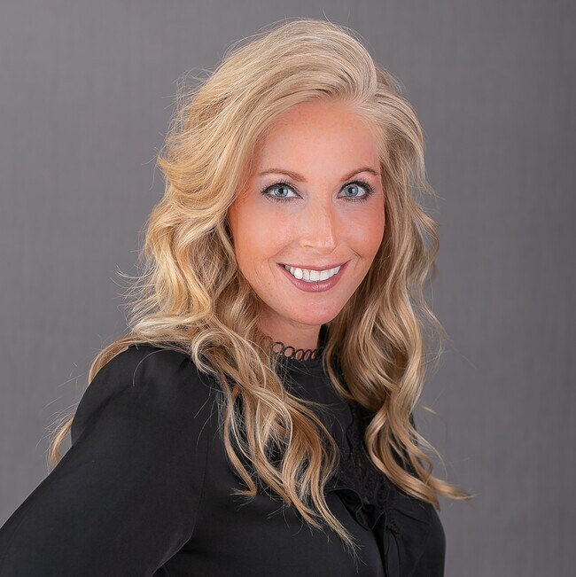 Carrie Hennis