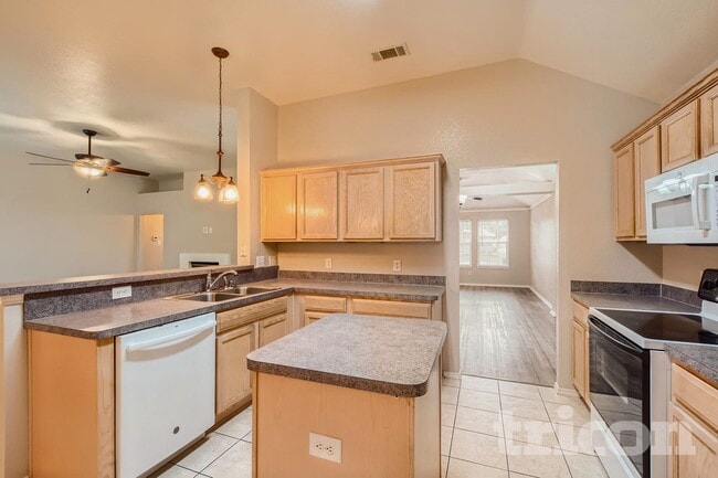 110 Forest Park Ln, Red Oak, TX 75154 - photo 6