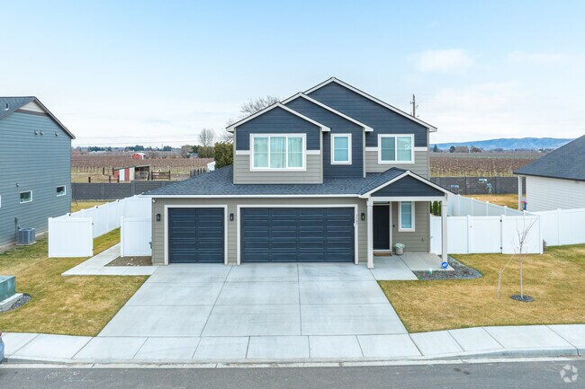 In recent years, Grandview has had a large number of new homes built around the area.