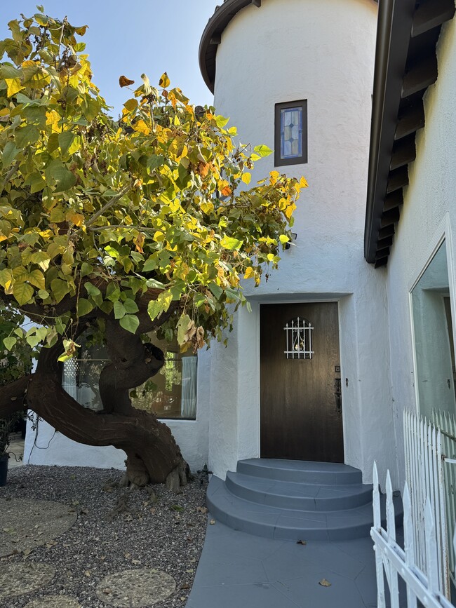 6128 Maryland Dr, Los Angeles, CA 90048 - photo 3