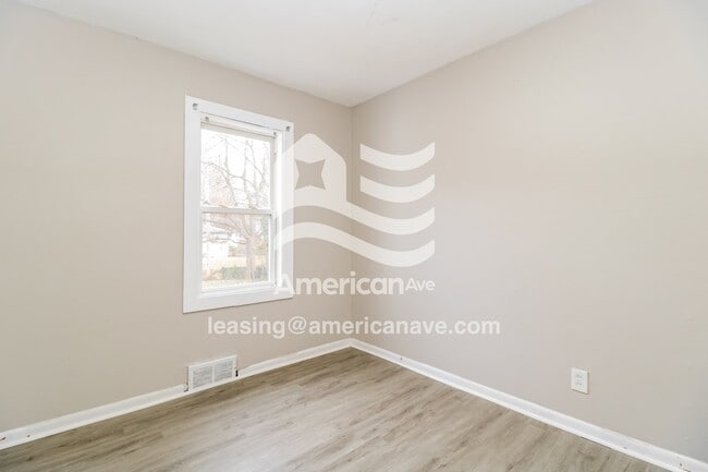 6818 Eisele St, Saint Louis, MO 63134 - photo 7