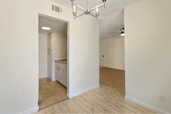 1620 N Wilmot Rd unit q402, Tucson, AZ 85712 - photo 6