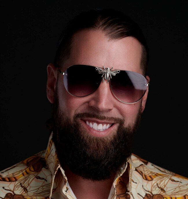 Agent Photo