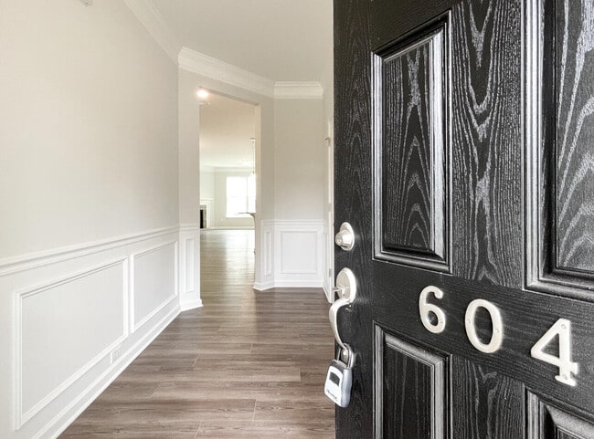 604 Autumn Lake Rd, Simpsonville, SC 29681 - photo 2