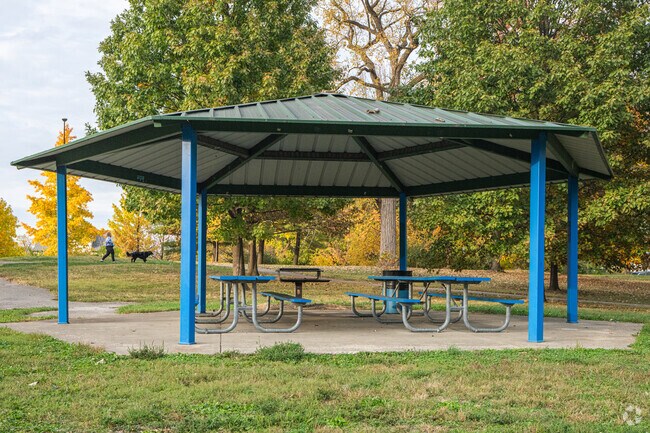 Families appreciate the many benches and tables at Highland Park.
