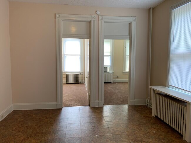 2210 Victor St unit 3, Cincinnati, OH 45219 - photo 6