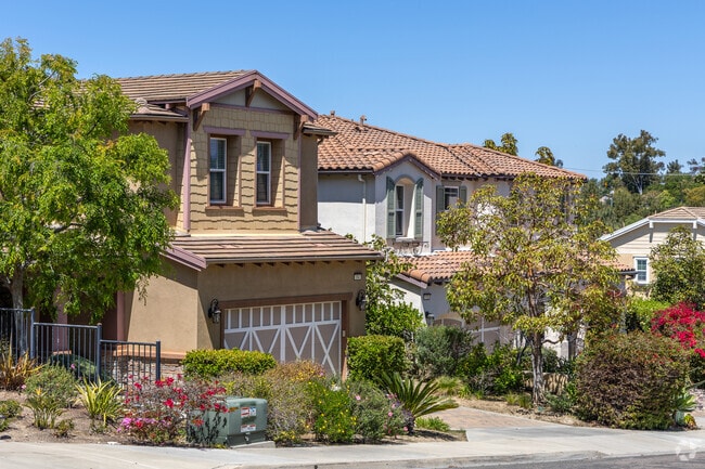 Living at the Sunset Park in Palomar Estates.