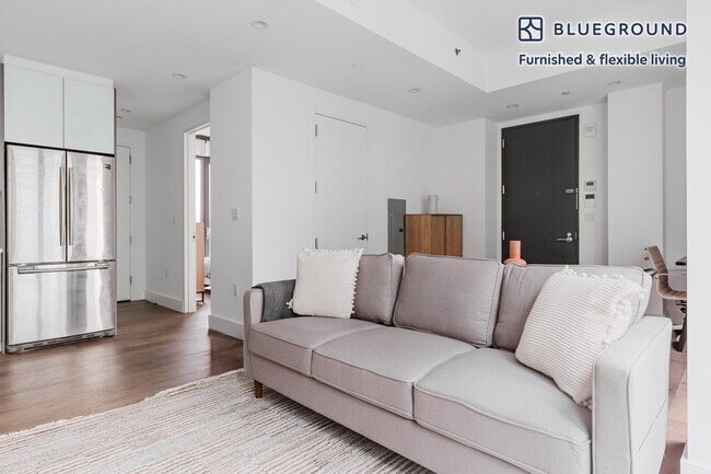 42-10 27th St unit FL18-ID1659, Long Island City, NY 11101 - photo 3