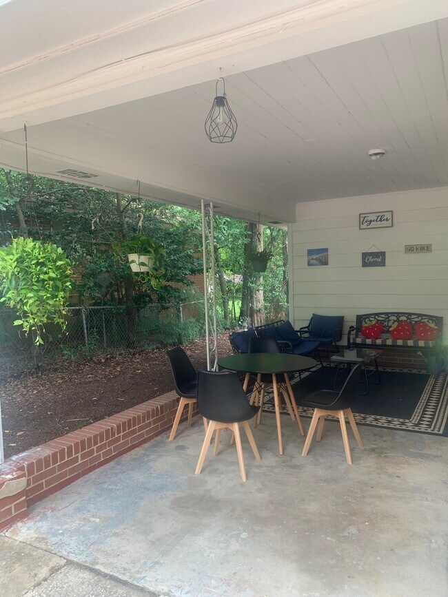 512 S 3rd St unit Entire House For Ren, Warner Robins, GA 31088 - photo 5