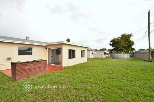 11450 NW 35th Place, Sunrise, FL 33323 - photo 5