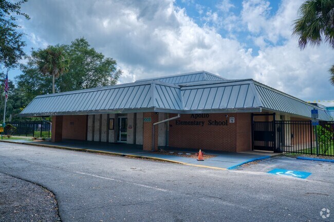 Welcome to Apollo Elementary School in Titusville.