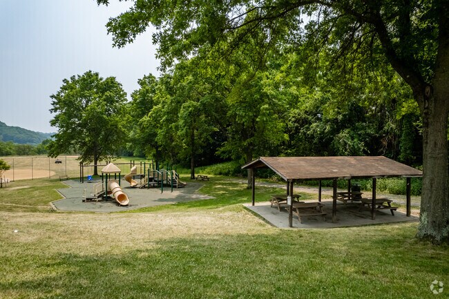 Brighton Heights Park is one of the great outdoor spaces in Brighton Heights.