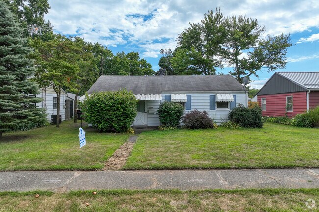 Ranch style homes with big yards are common throughout Beardsley.