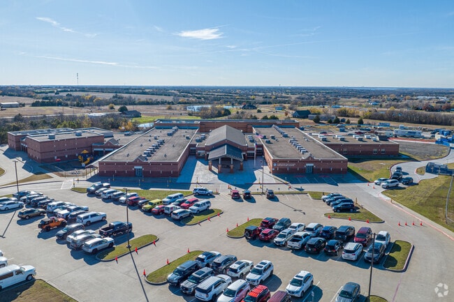 Mcclendon Elementary School has a student-teacher ratio of 19:1.