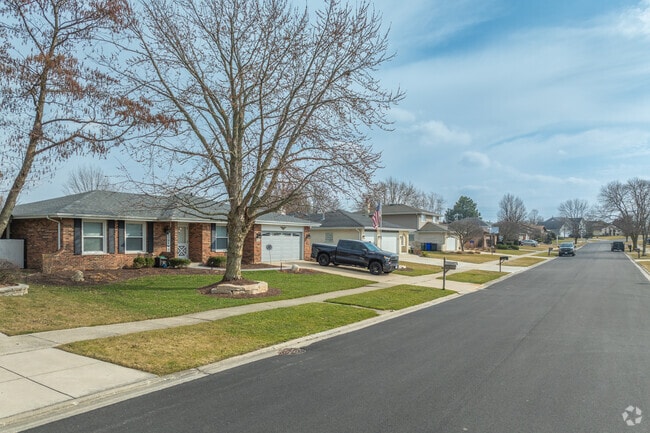 Ranch-style homes are common in Palos Park West.