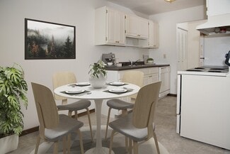 3395 Yankee Doodle Ln, Eagan, MN 55121