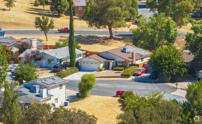 Welcome to Lake Nacimiento Paso Robles.