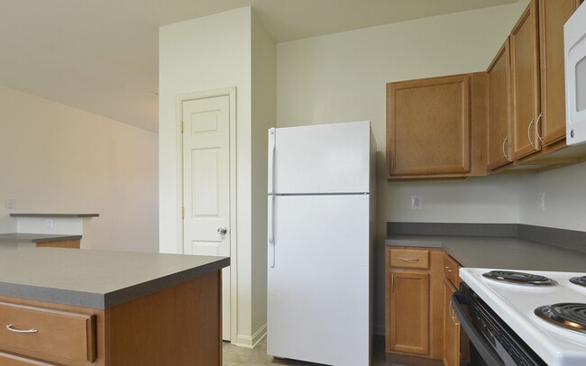 The Pointe at Manorgreen Townhomes, Middle River, MD 21220 - photo 4