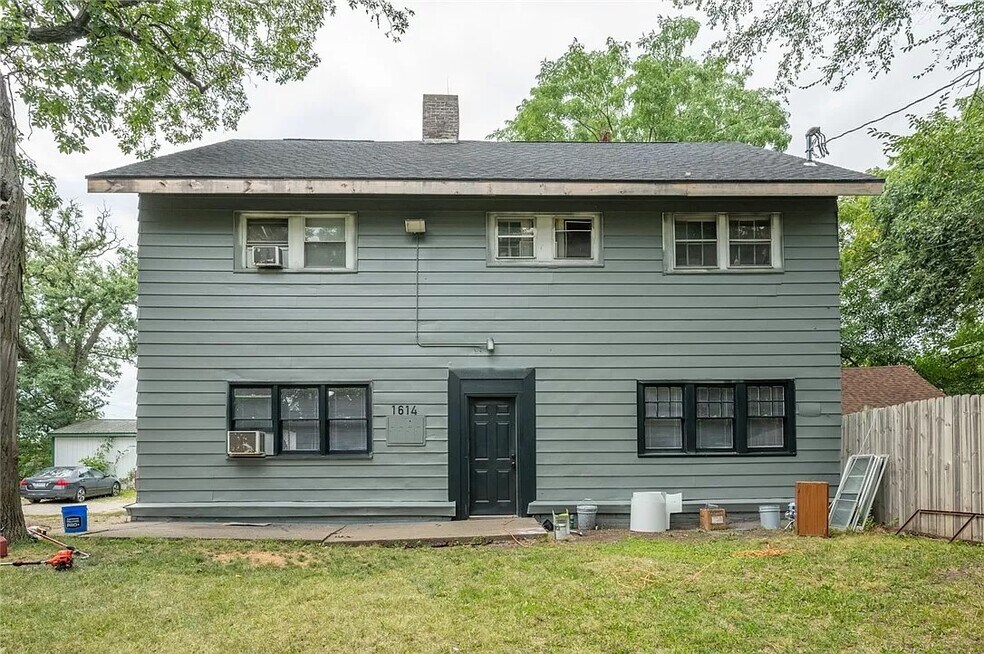 1614 Arlington Ave unit 4, Des Moines, IA 50314 - photo 1