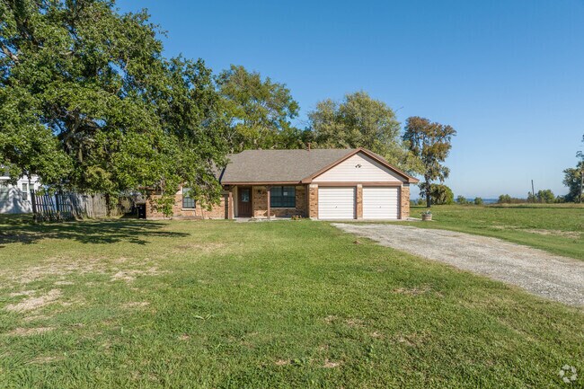 Many lakefront homes in Anahuac are situated on large lots with ample space to roam.