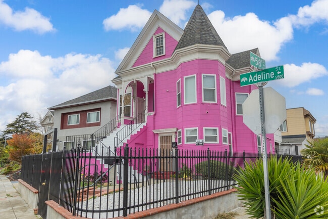 Classic Queen Anne Victorian homes are common around Santa Fe.