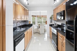 701 SW 141st Ave, Pembroke Pines, FL 33027
