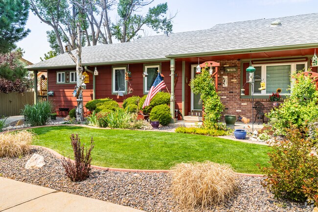 Small but well-kept yards are a Brown Farm characteristic.