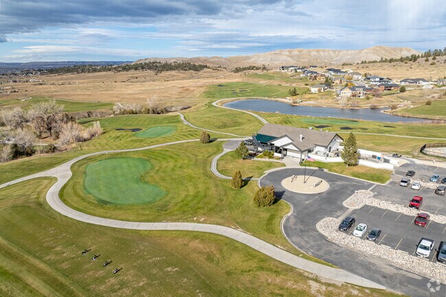 Briarwood Country Club features golf and pickleball south of Blue Creek.