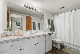 1424 Haslett Rd, East Lansing, MI 48823