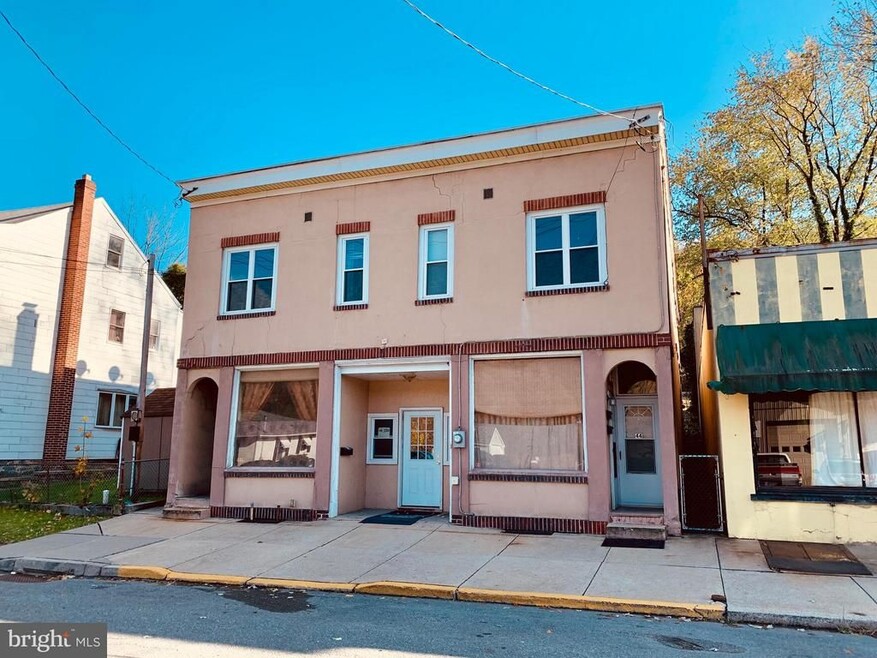 44 E Bacon St unit A, Pottsville, PA 17901 - photo 1
