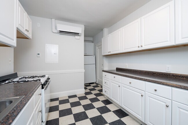 18 A Forest St unit 43, Cambridge, MA 02140 - photo 6