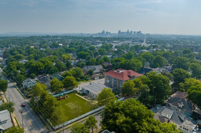 Episcopal School of Nashville is located about 2 miles east of Downtown Nashville.