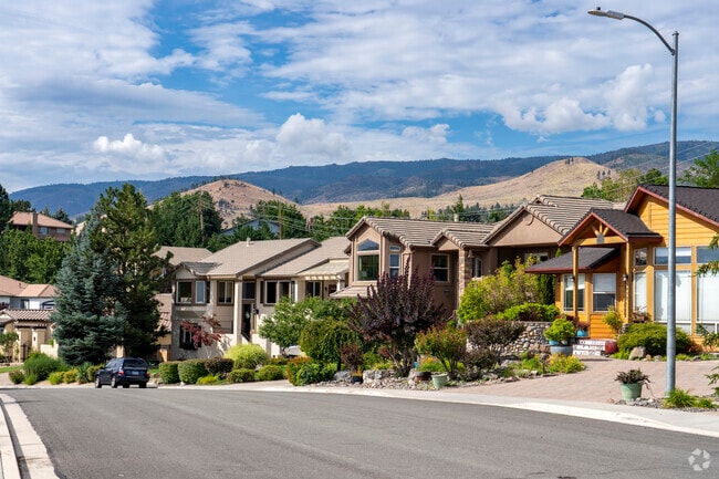 The neighborhood of West Plumb-Cashill Boulevard is placed high up in the mountains on SW Reno.