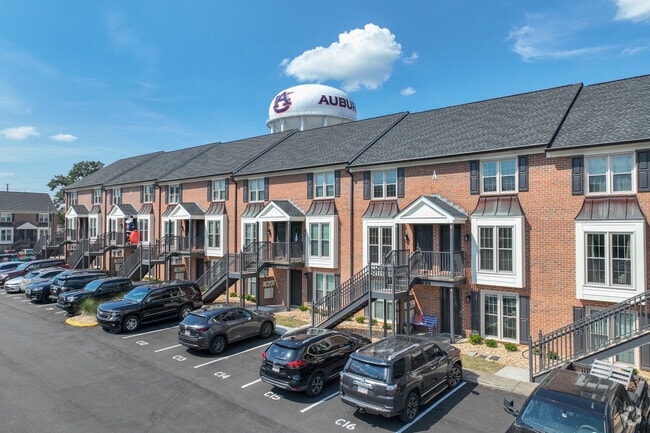 Homes in Downtown Auburn typically consist of condos, apartments, and townhouses.