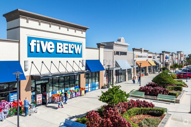 Just south of Gibsonia Lakeland Park Center offers great shopping options.