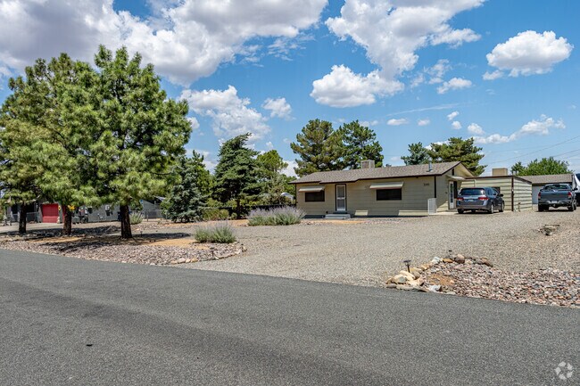 Lynx Lake Estates residents love their Prescott community.