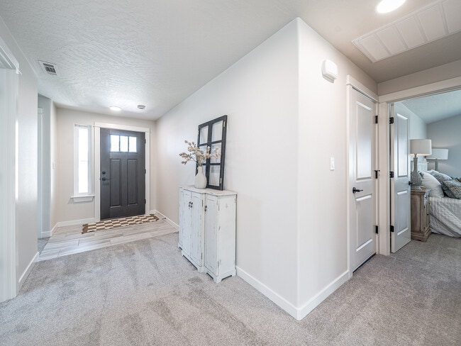 3401 Ford Dr unit 38657678, Medford, OR 97504 - photo 6