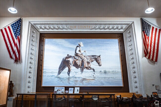 Craig, Colorado, is home to the world’s largest watercolor painting, a stunning tribute to the beauty and spirit of the American West. This impressive piece of art captivates visitors with its vibrant colors and intricate details, making it a must-see landmark in the area.