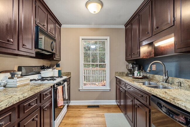 104 Terrace Dr NE unit 7, Atlanta, GA 30305 - photo 7