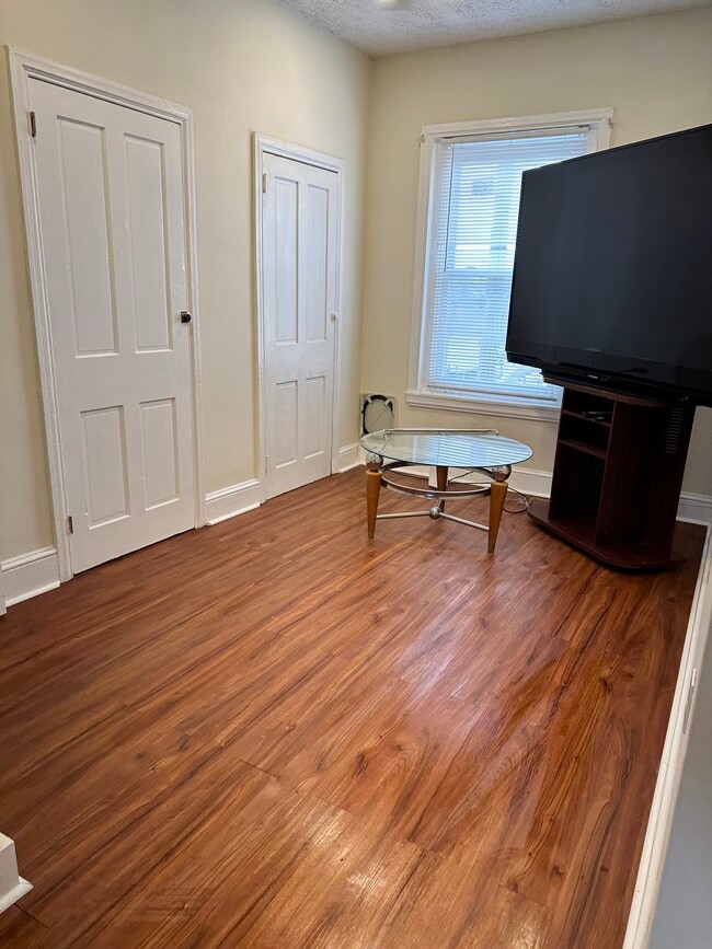 2319 N 6th St unit One bedroom apartmen, Philadelphia, PA 19133 - photo 4