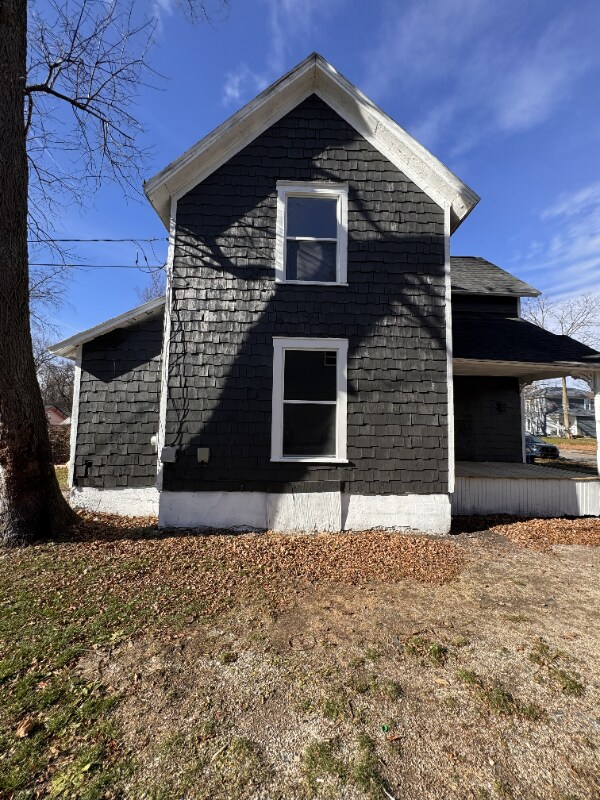 541 W Auburn Ave, Bellefontaine, OH 43311