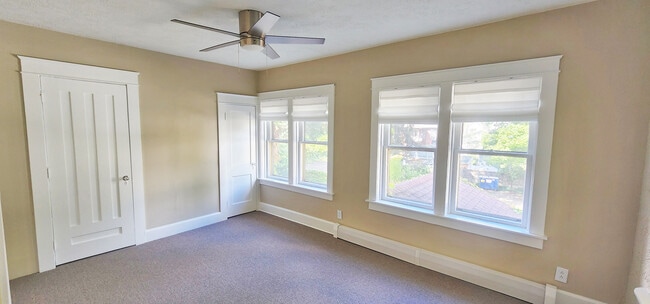 542 6th W St unit 4, Erie, PA 16507 - photo 7