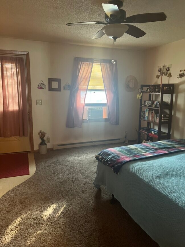 2284 Jackson St unit 2284, Dubuque, IA 52001 - photo 4