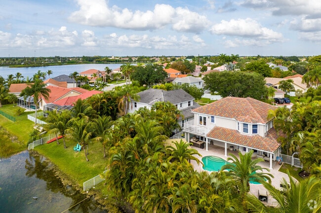 Lakeside Mediterranean homes in the Lakes of Western Pines neighborhood.